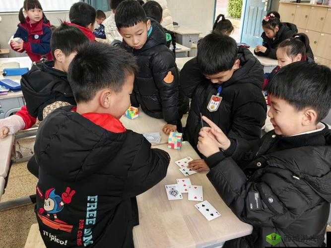 做运动打扑克：趣味运动新玩法