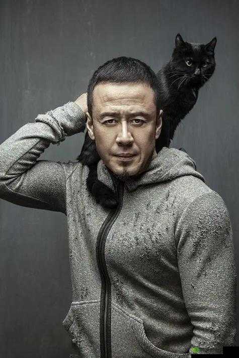 杨坤时尚大片曝光,演绎别样型男魅力